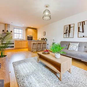 Yorkshire Hamilton Mews Apartment